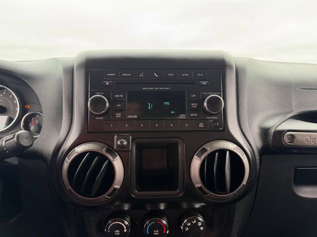 Used 2015 Jeep Wrangler Unlimited Sport w/ Connectivity Group image 21