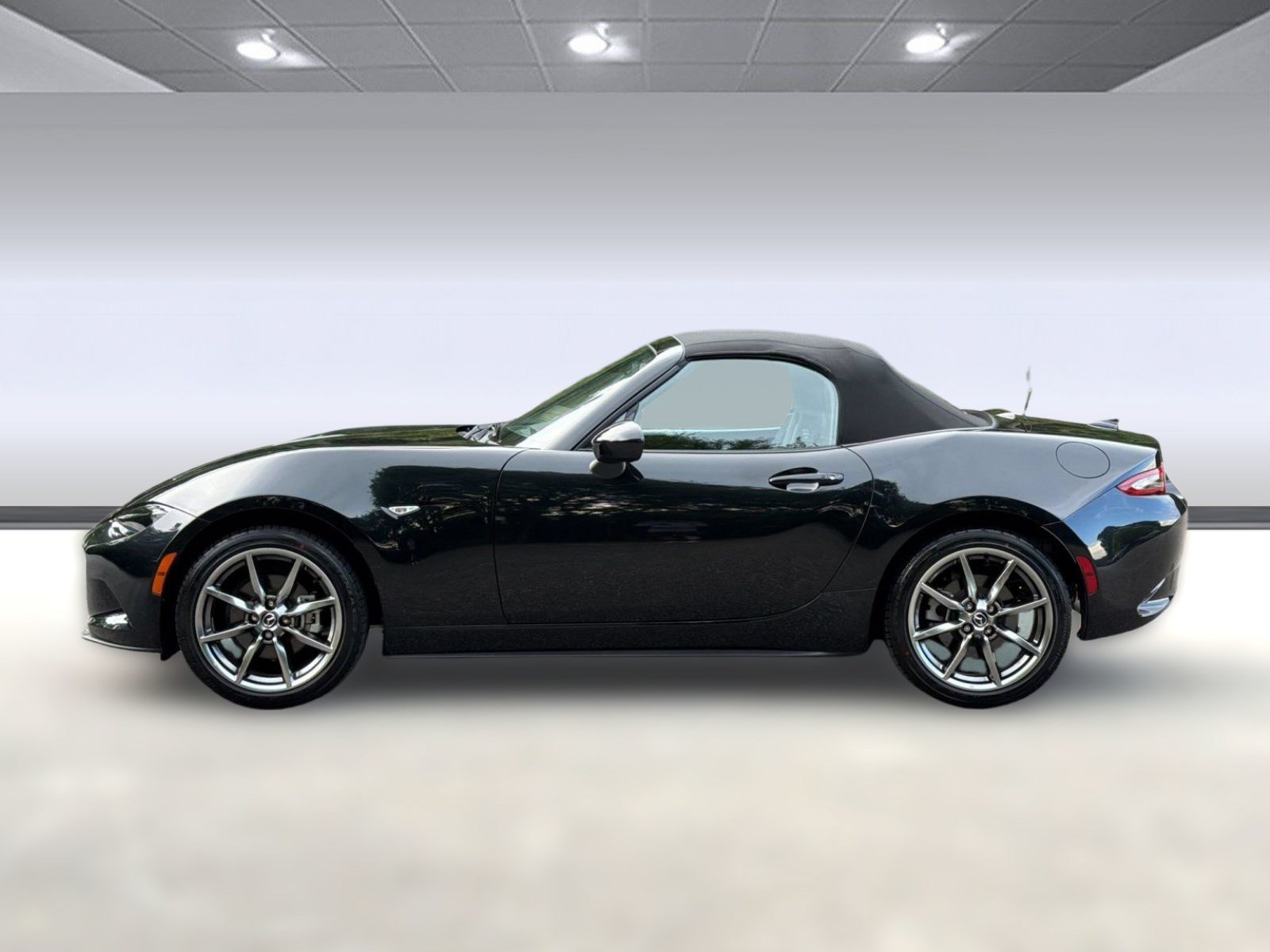 Used 2022 MAZDA MX-5 Miata Grand Touring w/ Weather Package RWD image 2