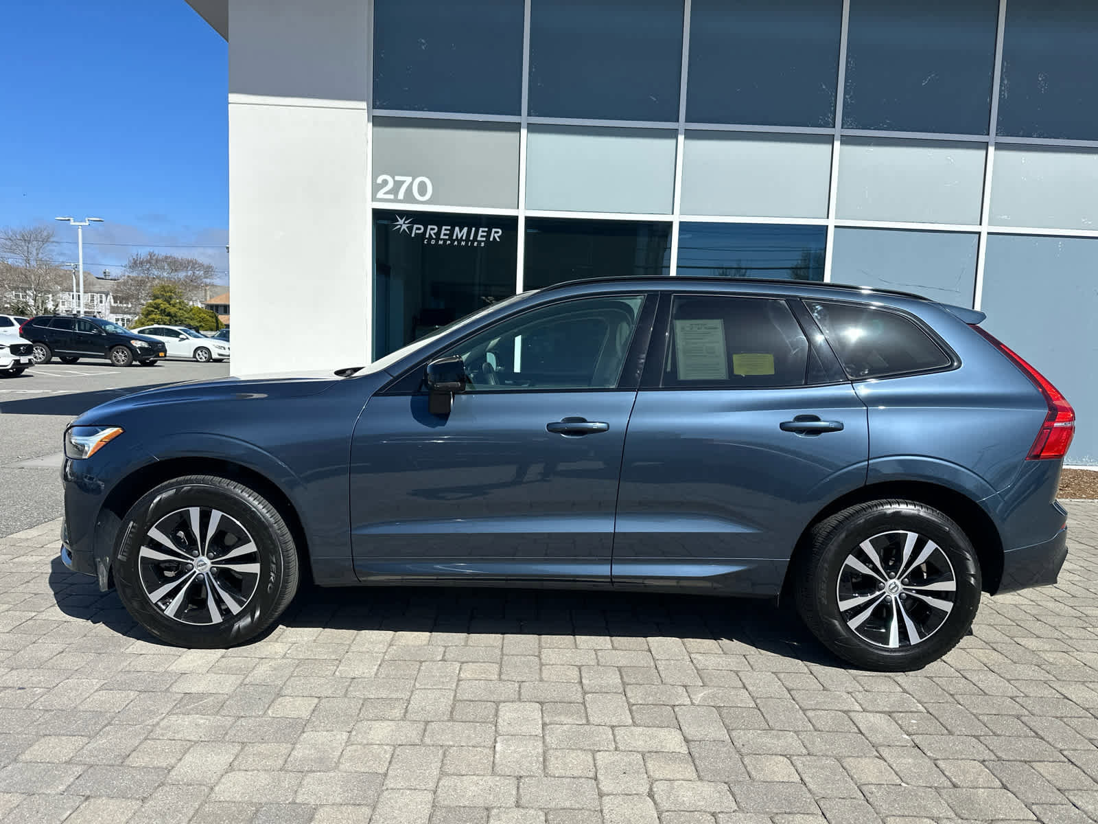 Certified 2024 Volvo XC60 B5 Core AWD/4WD image 7