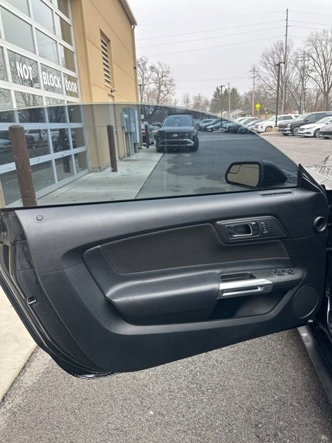 Used 2017 Ford Mustang EcoBoost image 24