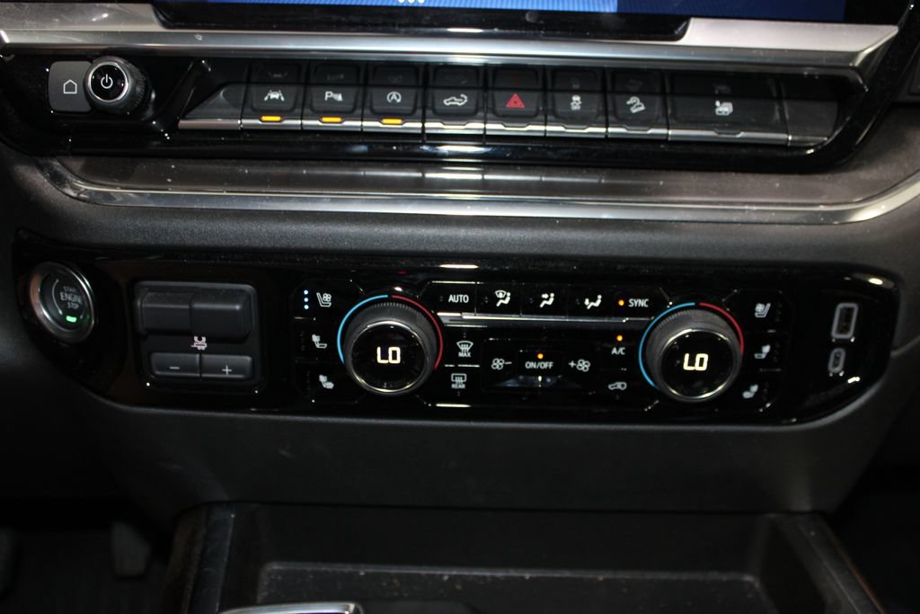 Used 2023 Chevrolet Silverado 1500 High Country w/ Technology Package AWD/4WD image 33