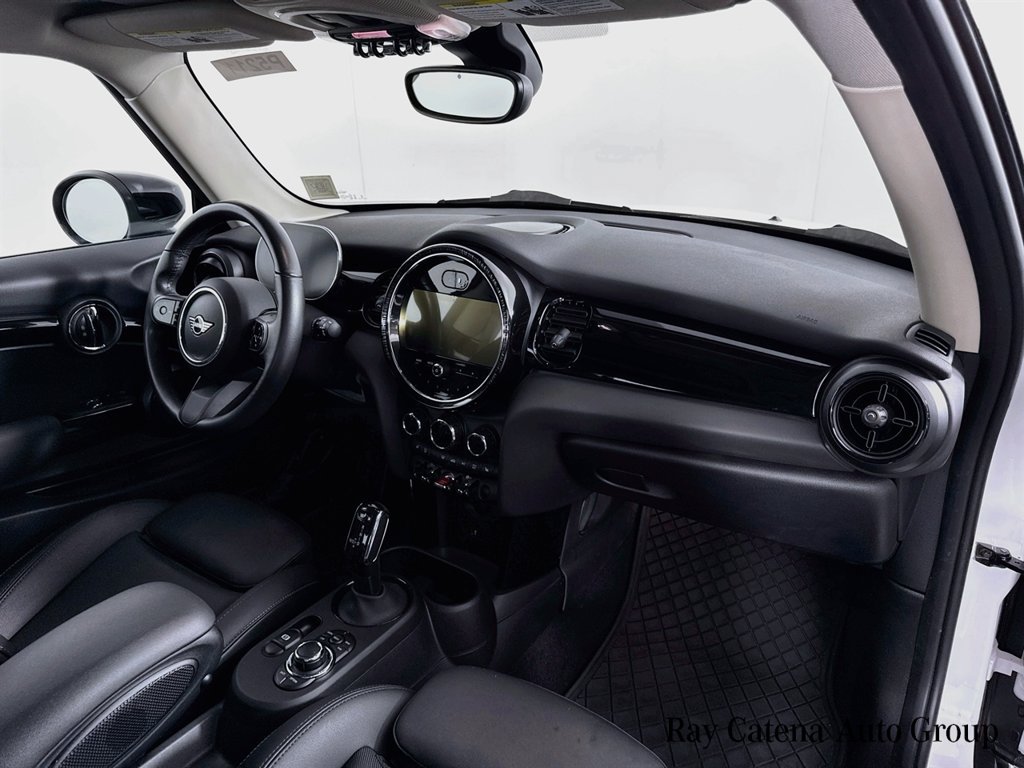 Used 2024 MINI Cooper 2-Door Hardtop FWD image 29