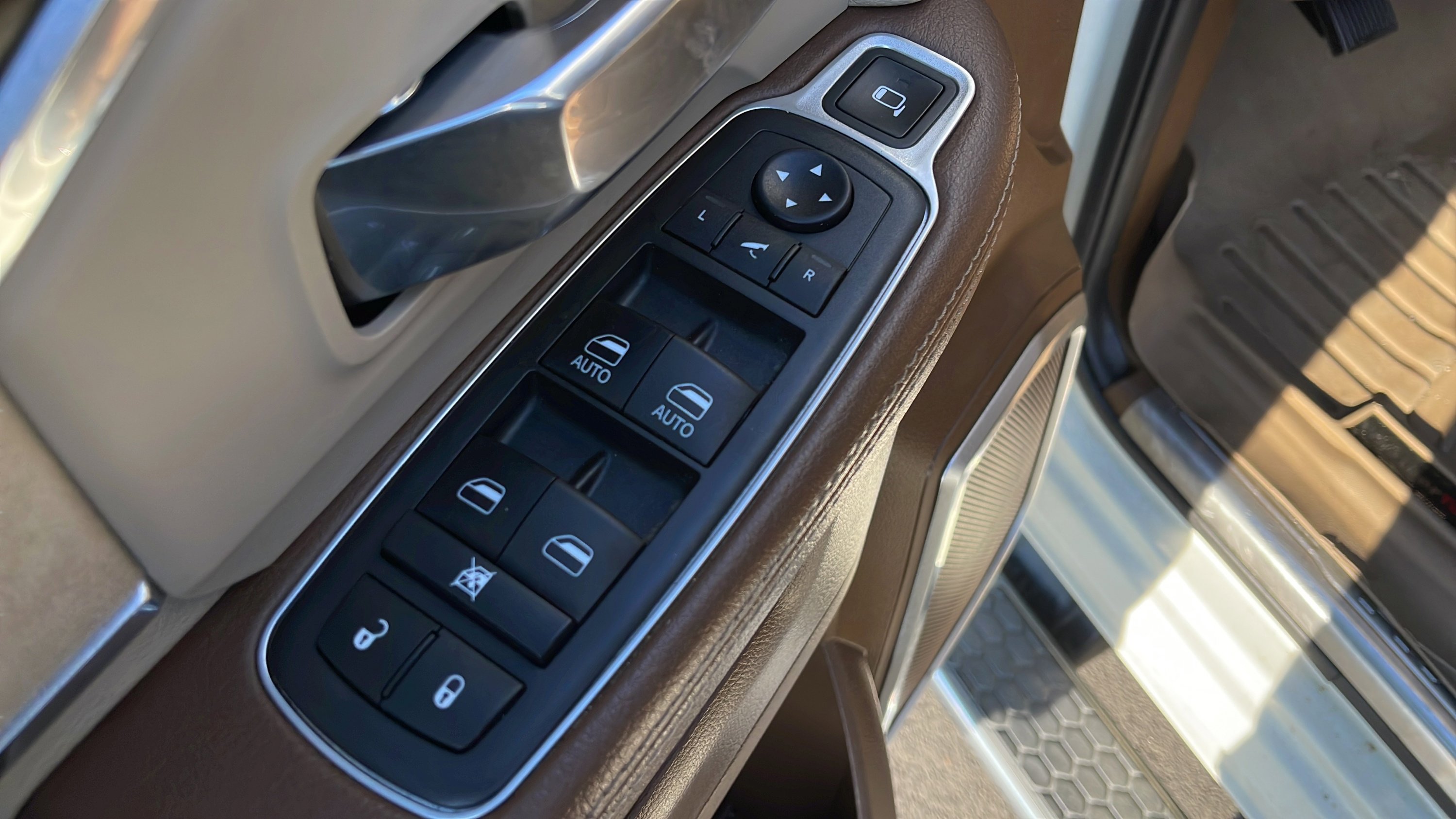 Used 2019 RAM 2500 Laramie image 46