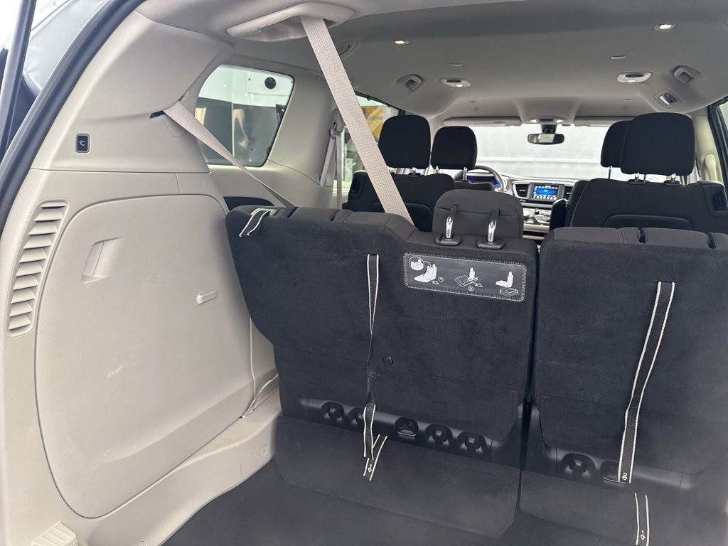 Used 2020 Chrysler Pacifica Touring image 44