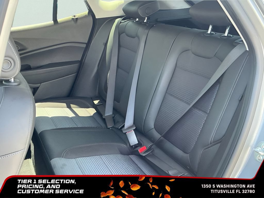 Used 2025 Chevrolet Trax LT w/ LT Convenience Package FWD image 26