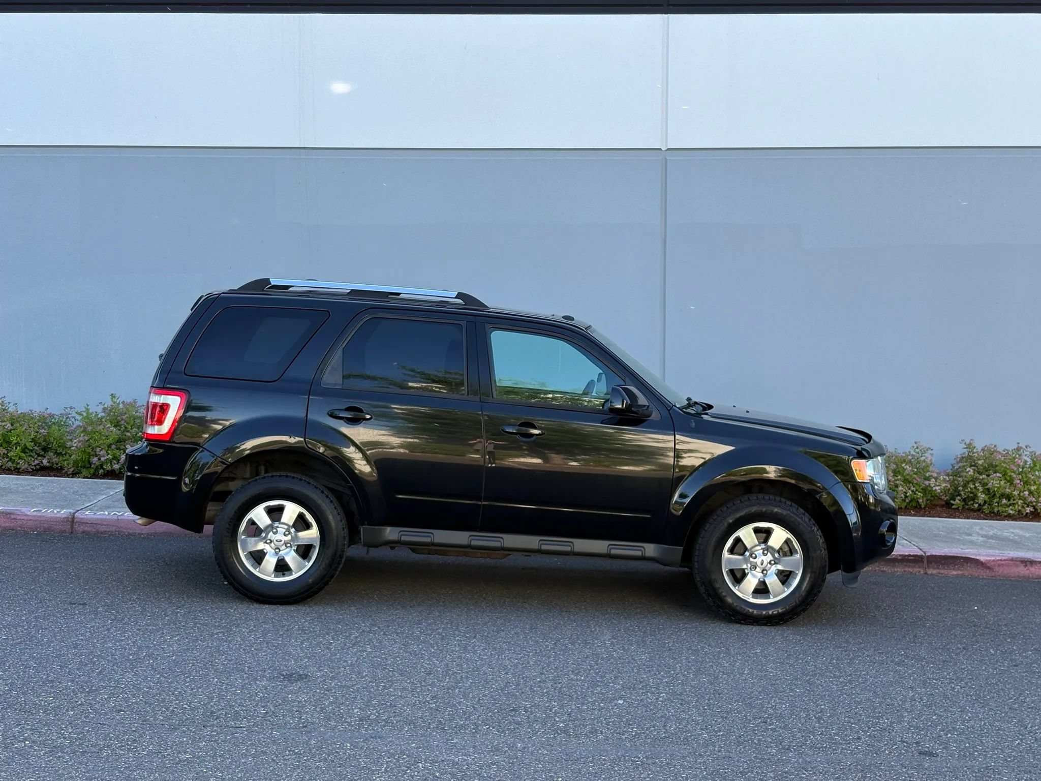 Used 2012 Ford Escape Limited FWD image 7