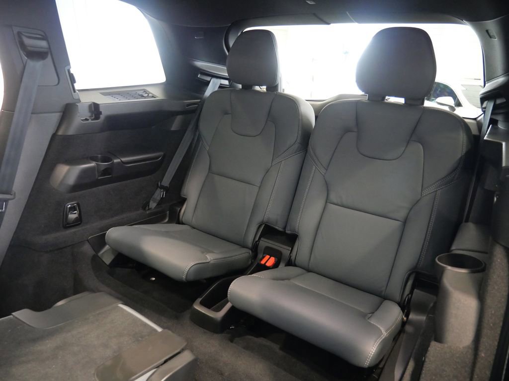 Used 2023 Volvo XC90 B6 Ultimate image 25