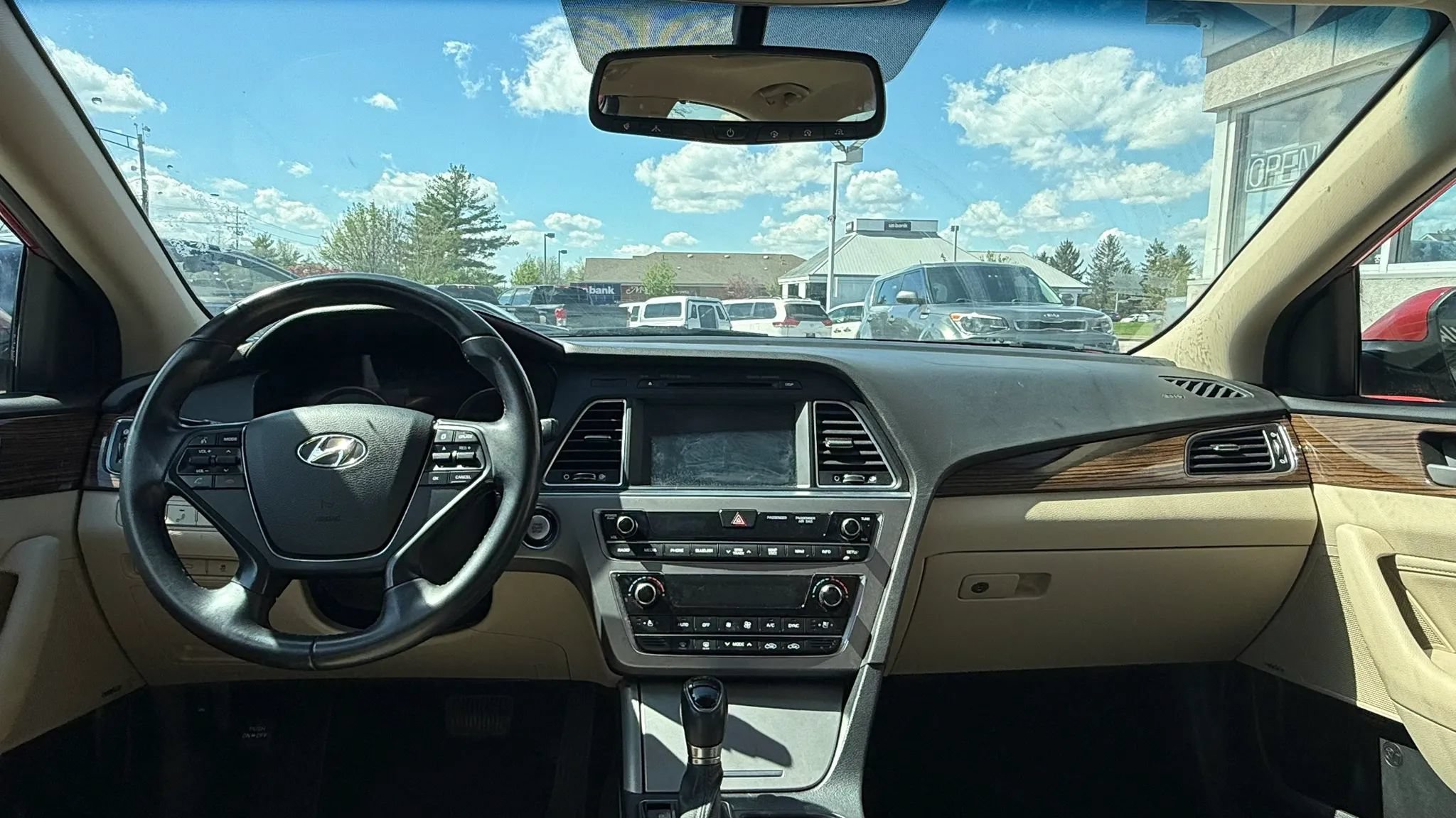 Used 2017 Hyundai Sonata Limited w/ Tech Package 03 FWD image 13