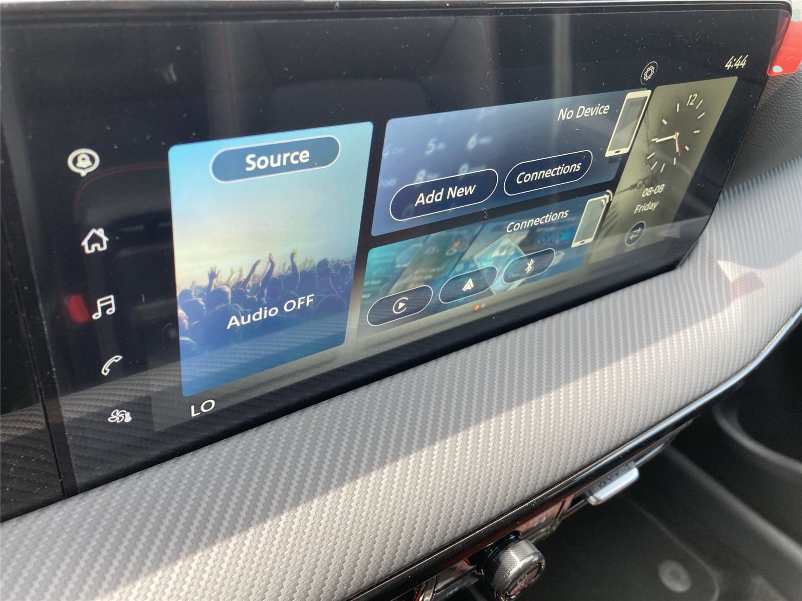 New 2025 Nissan Kicks SR image 22