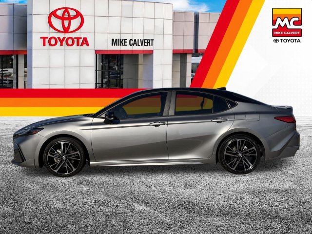 Used 2025 Toyota Camry XSE FWD image 3