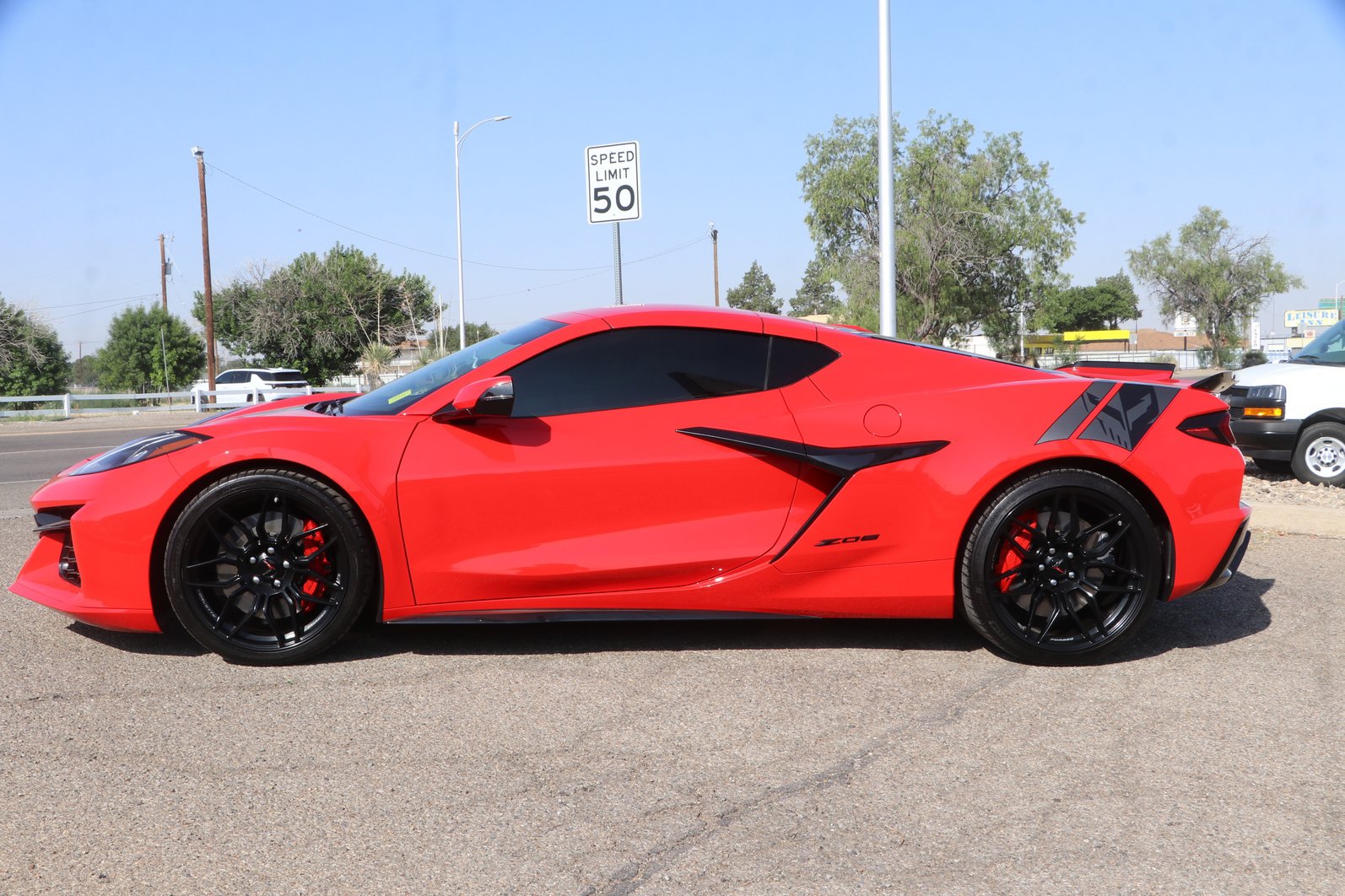 Used 2025 Chevrolet Corvette Z06 RWD image 4