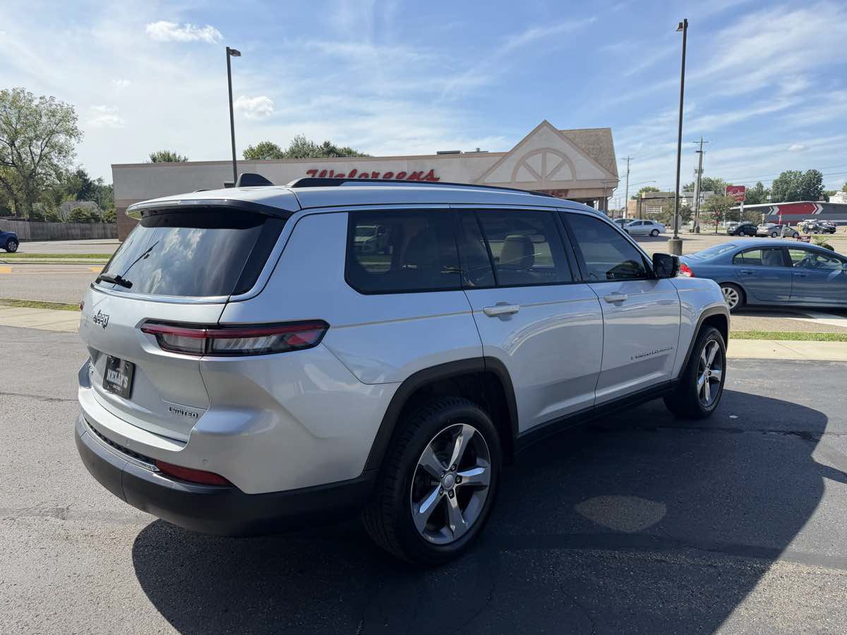 Used 2021 Jeep Grand Cherokee L Limited AWD/4WD image 5