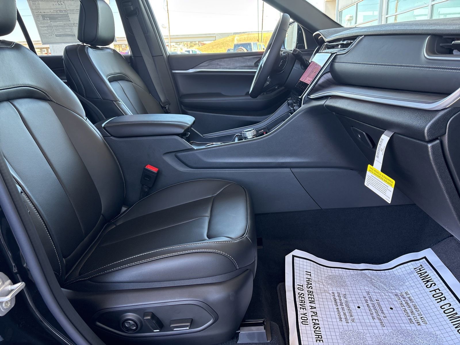 New 2025 Jeep Grand Cherokee Limited w/ Luxury Tech Group II image 16