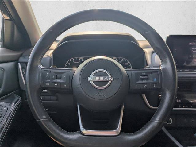 Used 2023 Nissan Rogue SV w/ SV Premium B Package FWD image 11
