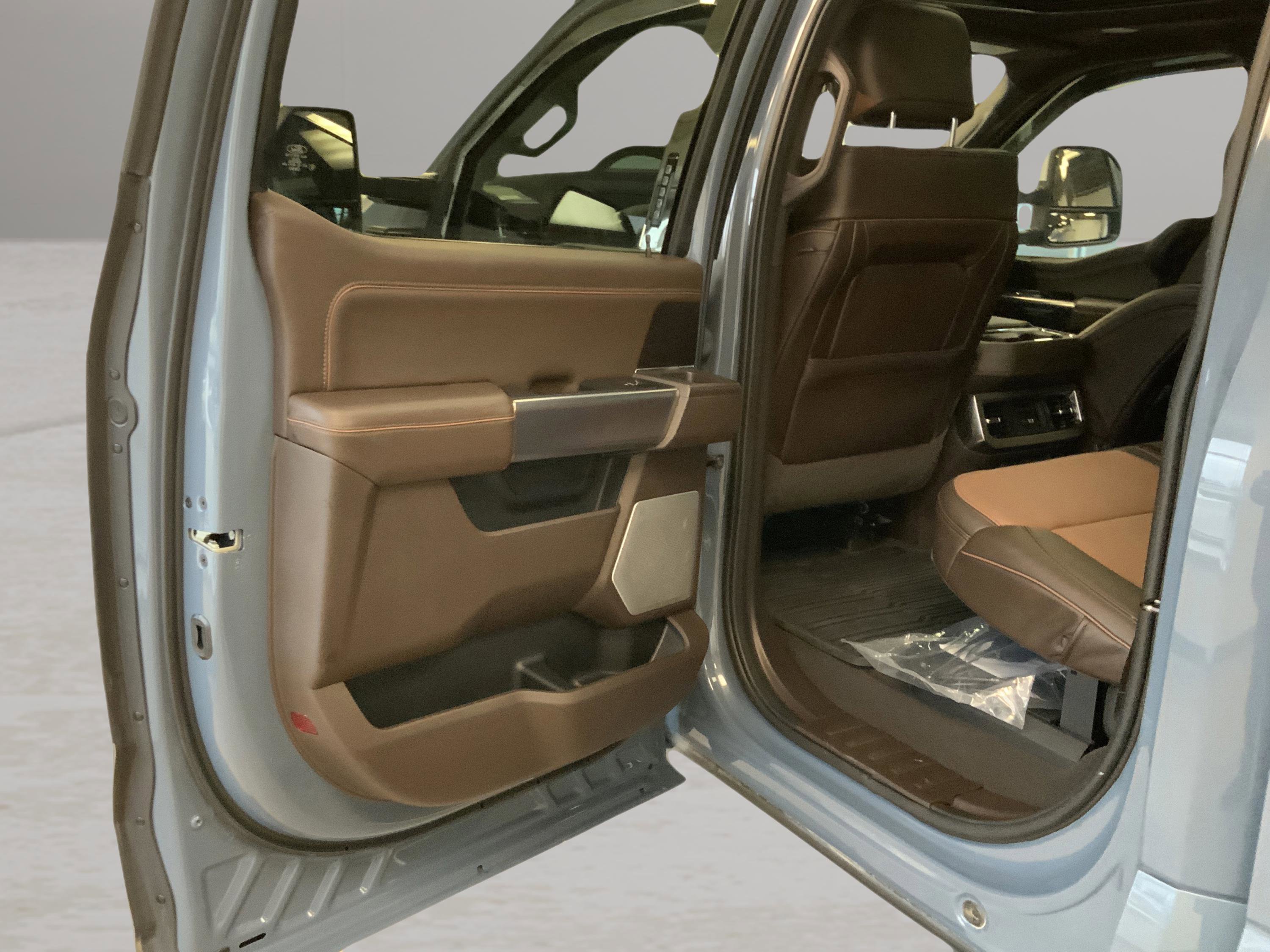 Used 2023 Ford F350 King Ranch w/ Chrome Package image 27