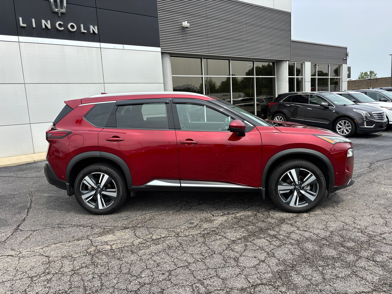 Used 2023 Nissan Rogue SL w/ SL Premium Package AWD/4WD image 8