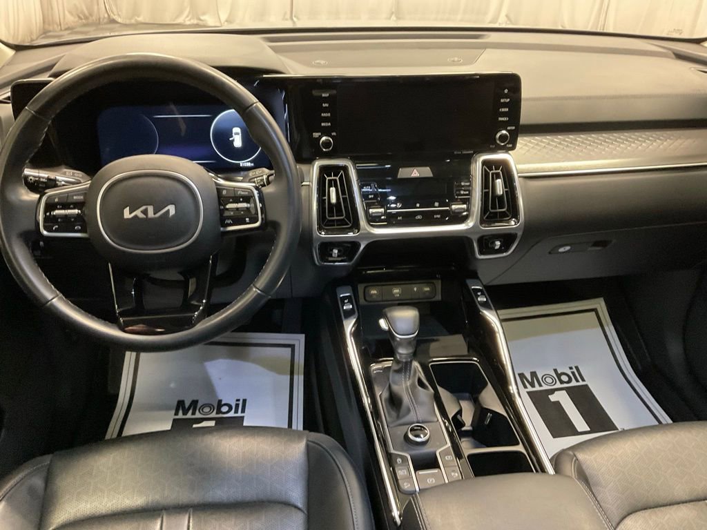 Used 2023 Kia Sorento SX image 29