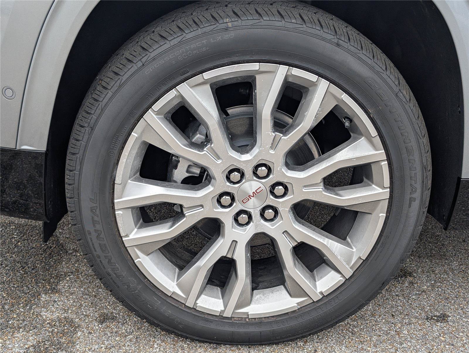 New 2026 GMC Acadia Denali w/ Super Cruise Package FWD image 9