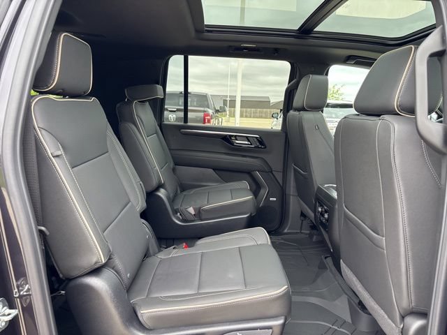 New 2026 Chevrolet Suburban Premier w/ Sun And Tow Package AWD/4WD image 25