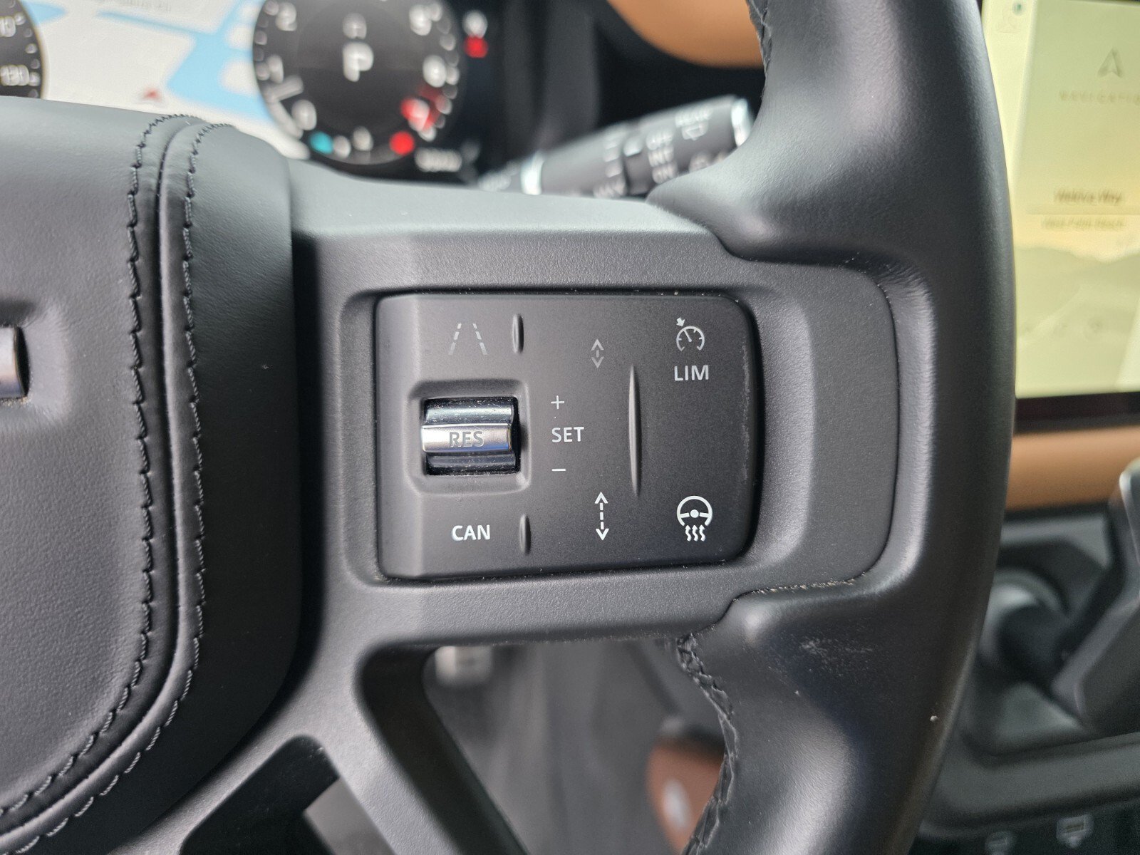 Used 2023 Land Rover Defender 110 X AWD/4WD image 18