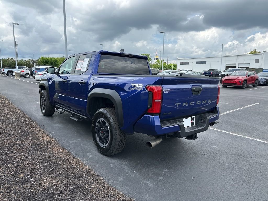 Certified 2025 Toyota Tacoma TRD Off-Road AWD/4WD image 5