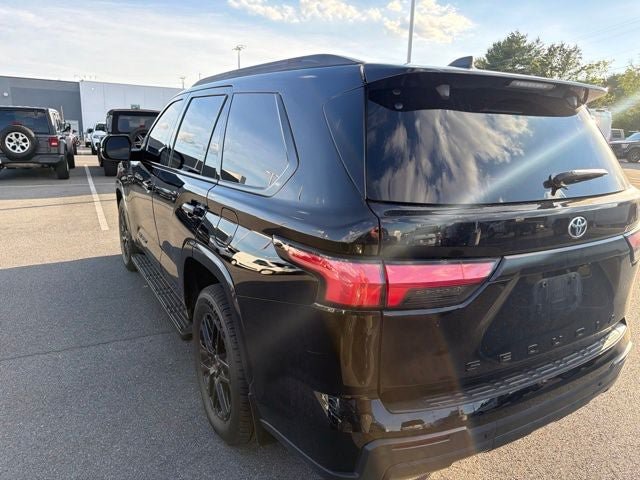 Used 2024 Toyota Sequoia SR5 w/ SR5 Premium Package AWD/4WD image 9