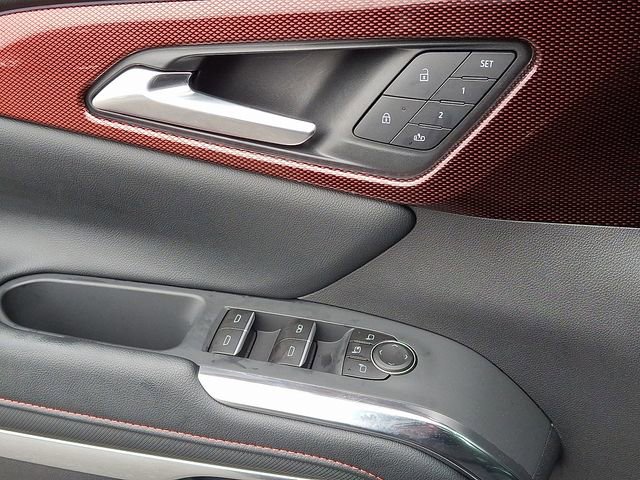 Used 2026 Chevrolet Traverse RS image 24