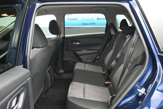 Used 2024 Nissan Rogue SV AWD/4WD image 10