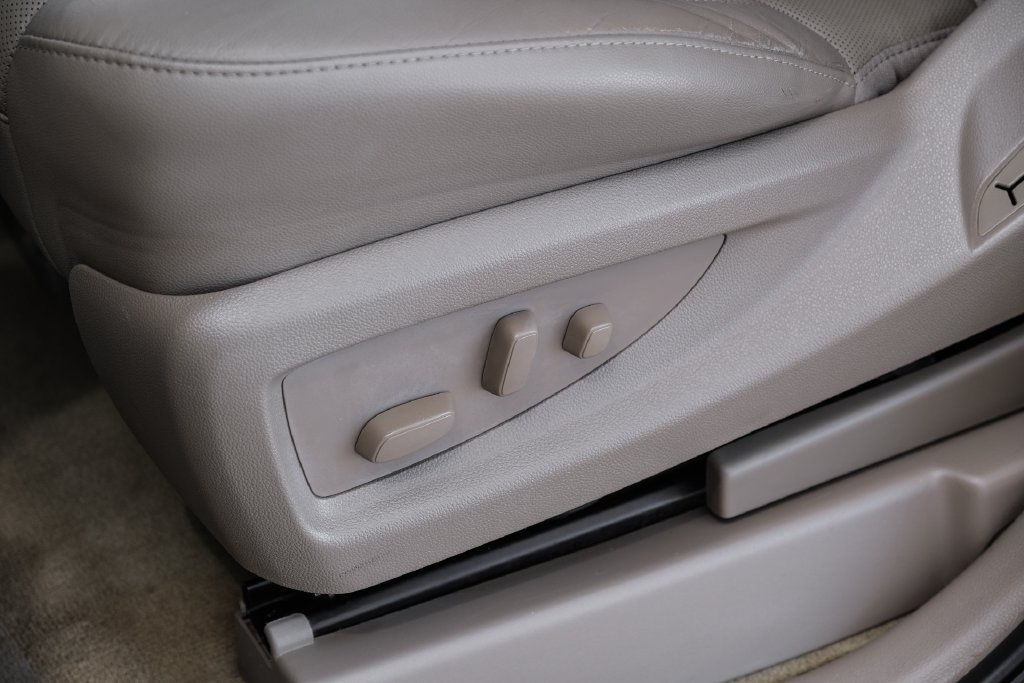 Used 2018 Chevrolet Tahoe Premier RWD image 34
