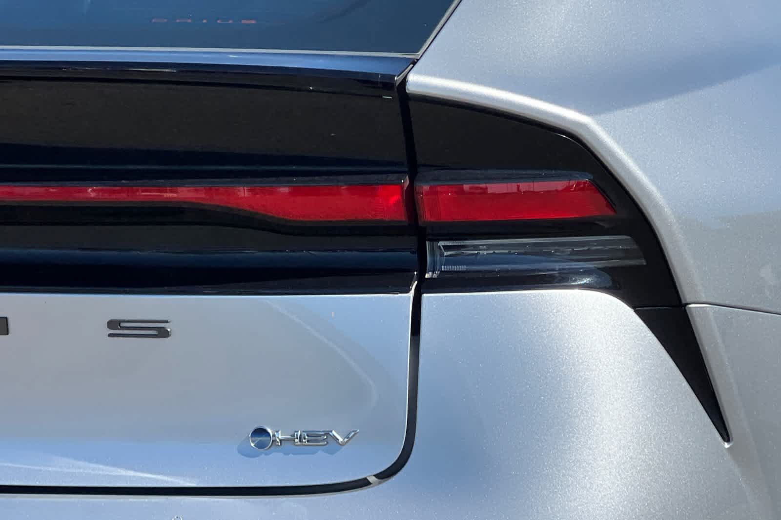 Certified 2023 Toyota Prius LE FWD image 31