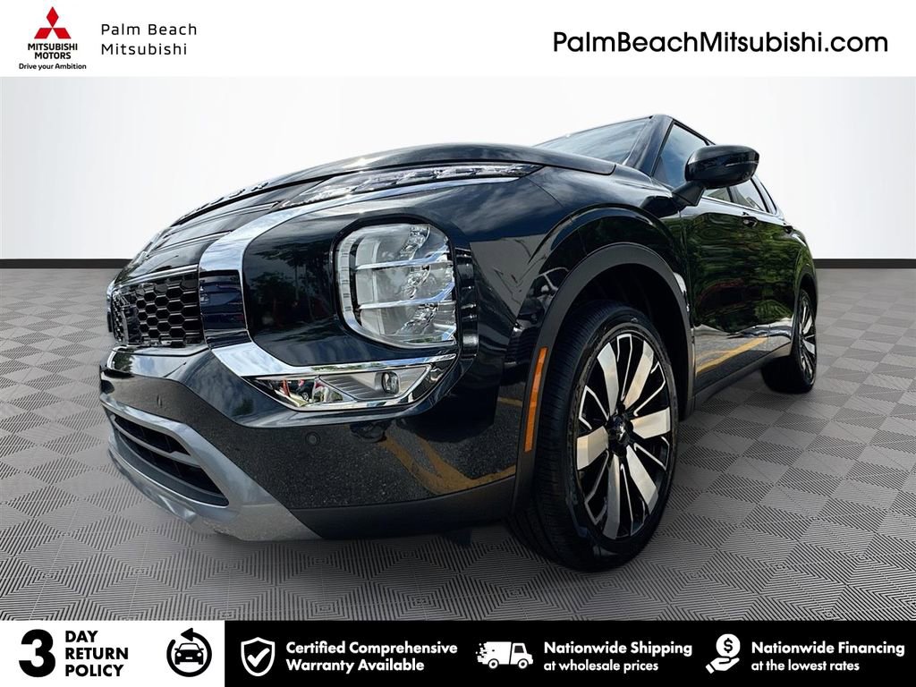 Used 2025 Mitsubishi Outlander SE image 1