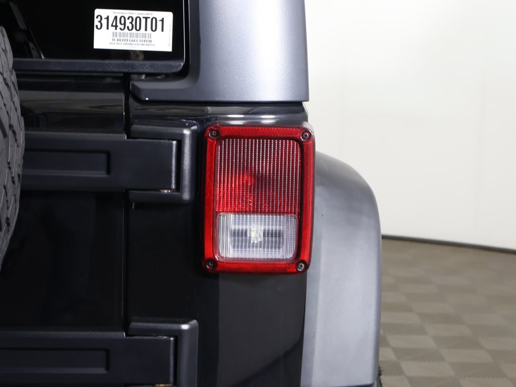 Used 2014 Jeep Wrangler Unlimited Rubicon AWD/4WD image 13