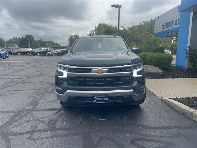 Used 2025 Chevrolet Silverado 1500 LT AWD/4WD image 2