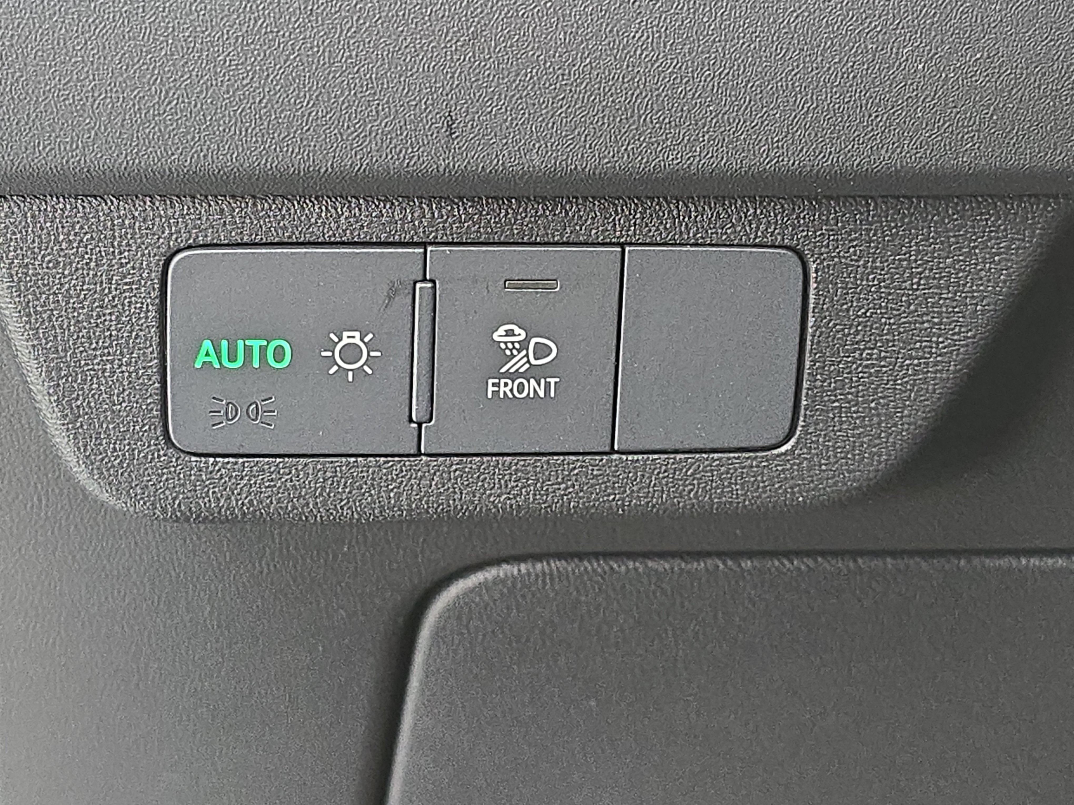 Used 2024 Audi Q4 e-tron Prestige AWD/4WD image 26