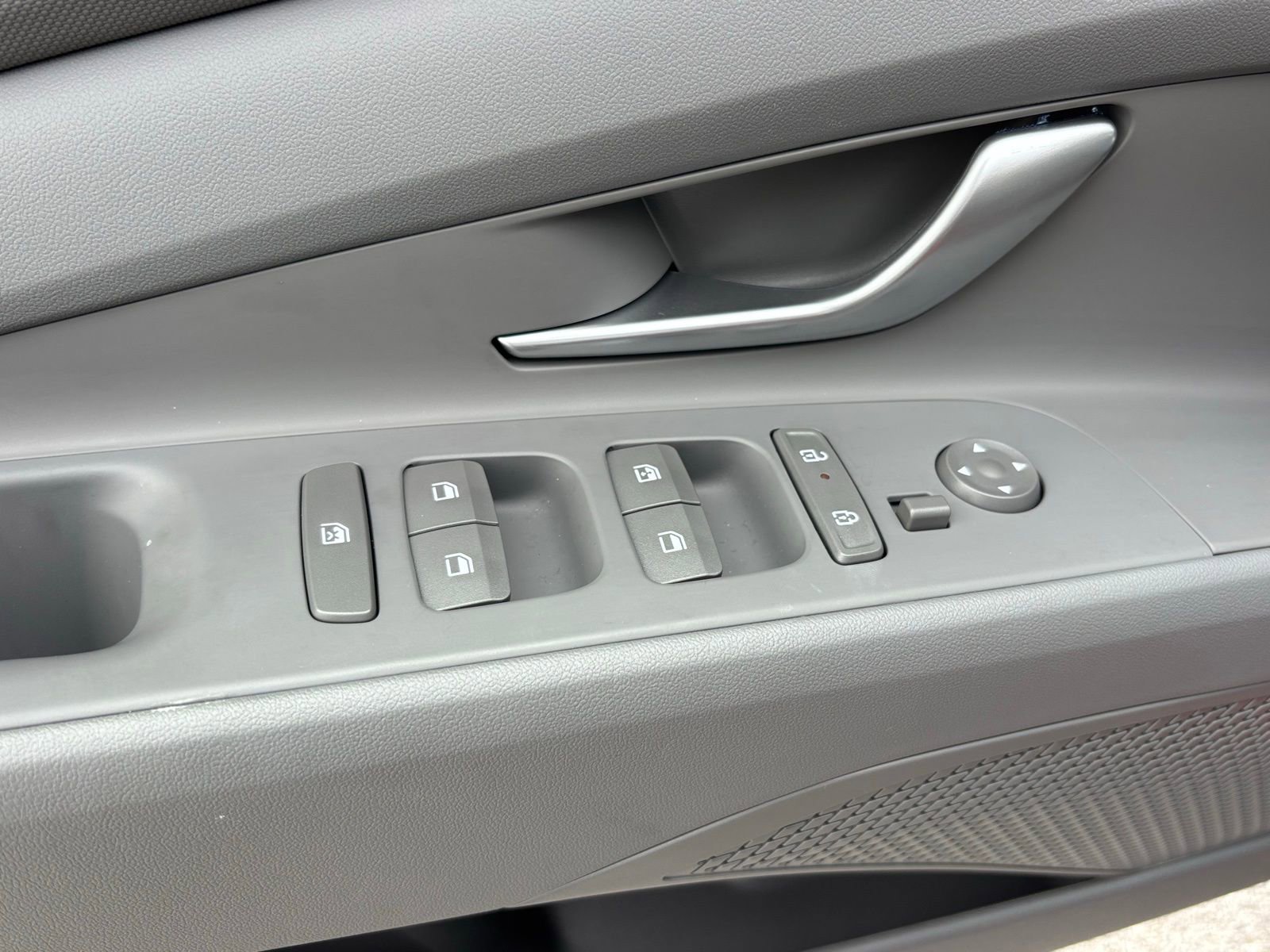 New 2025 Hyundai Elantra Sport image 12