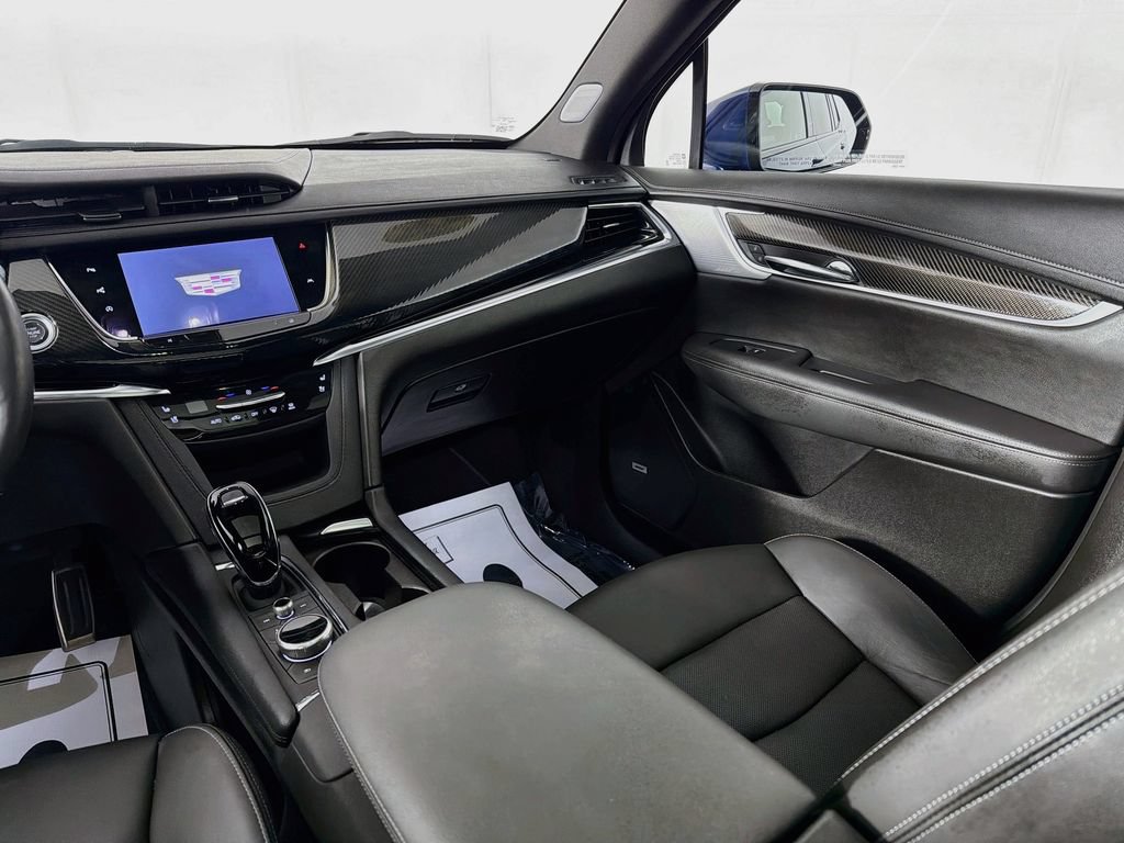 Used 2024 Cadillac XT6 Sport w/ Technology Package AWD/4WD image 25