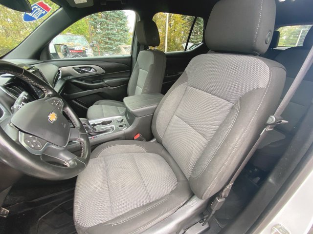 Used 2023 Chevrolet Traverse LT FWD image 18