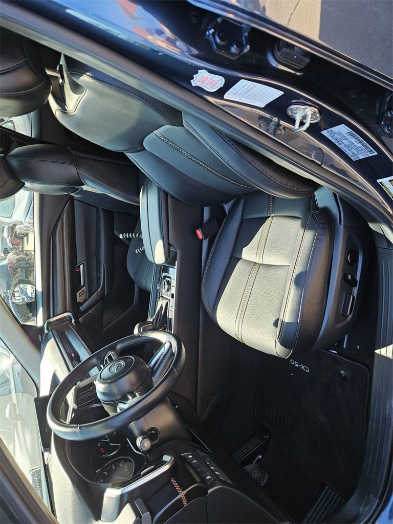 Used 2025 MAZDA CX-50 AWD 2.5 Hybrid w/ Premium Pkg image 11