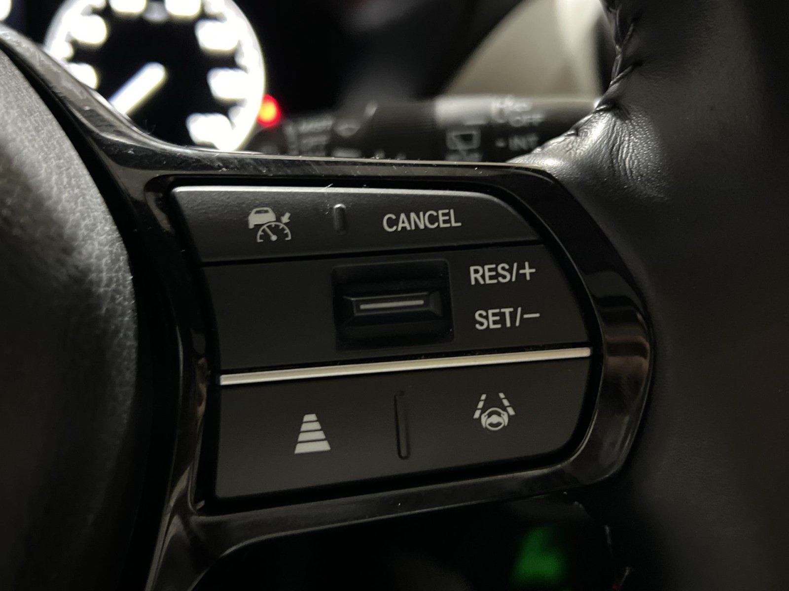 Used 2025 Honda HR-V EX-L image 23