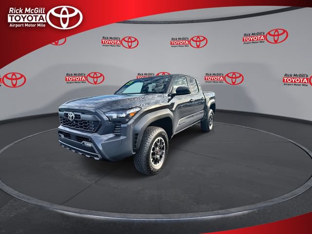 Used 2025 Toyota Tacoma TRD Off-Road AWD/4WD image 4