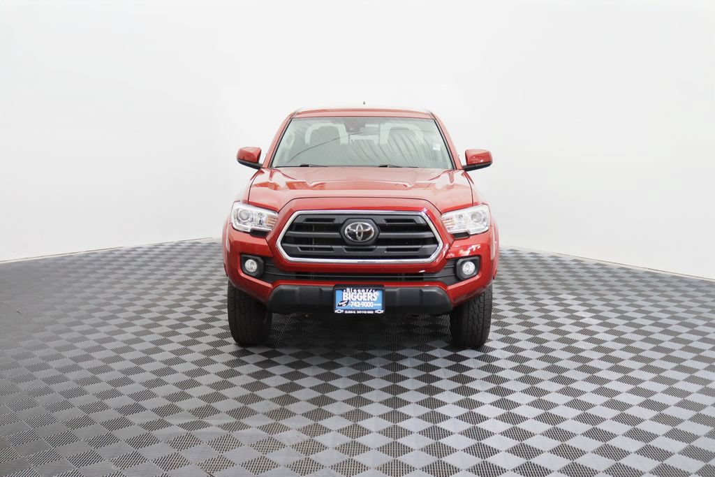 Used 2019 Toyota Tacoma SR5 AWD/4WD image 2
