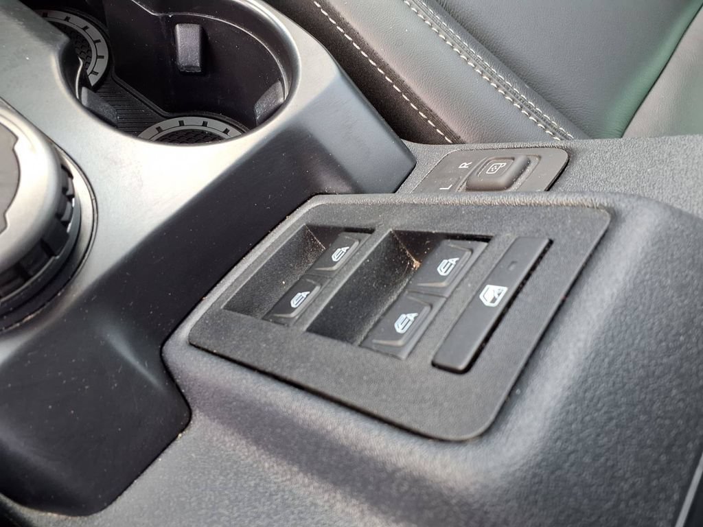 Used 2025 Ford Bronco Outer Banks AWD/4WD image 5