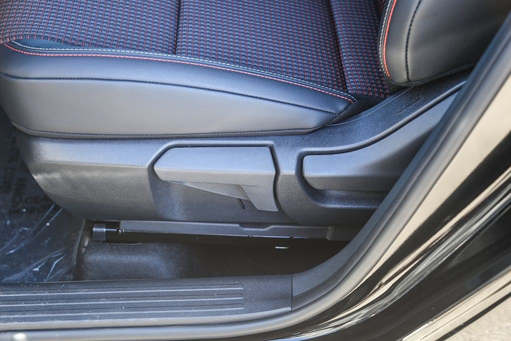 New 2026 Nissan Kicks SR FWD image 36