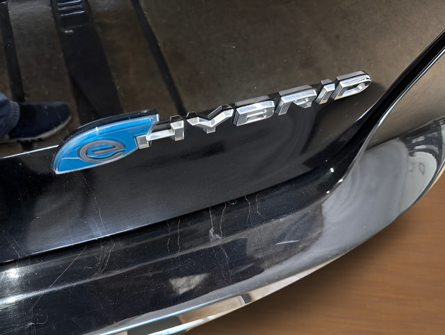 Used 2024 Chrysler Pacifica Limited FWD image 9