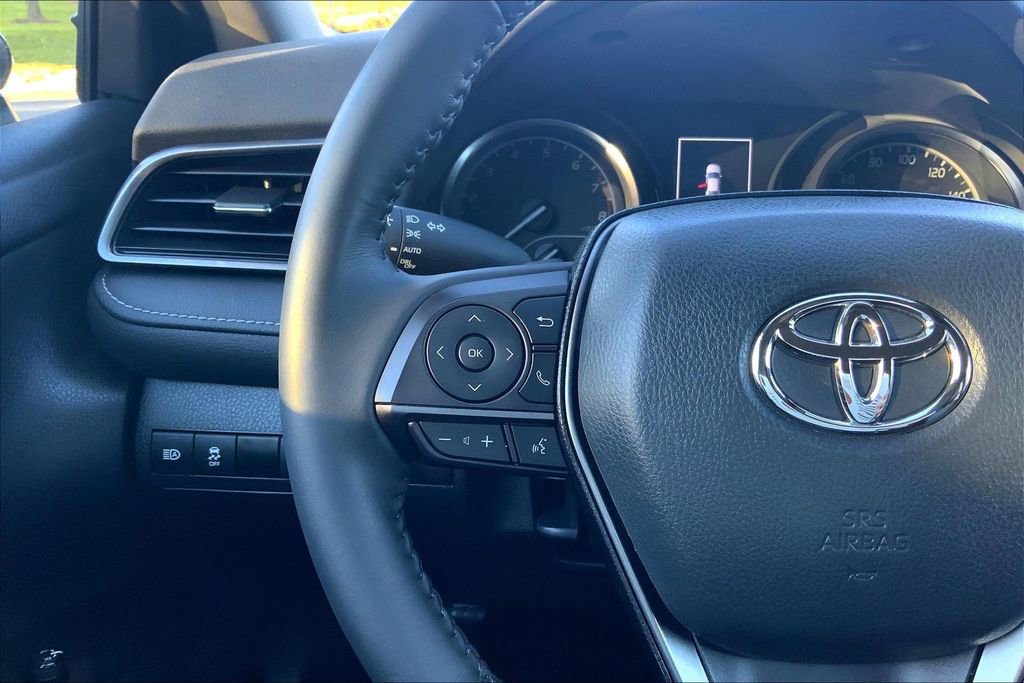 Used 2023 Toyota Camry SE image 21