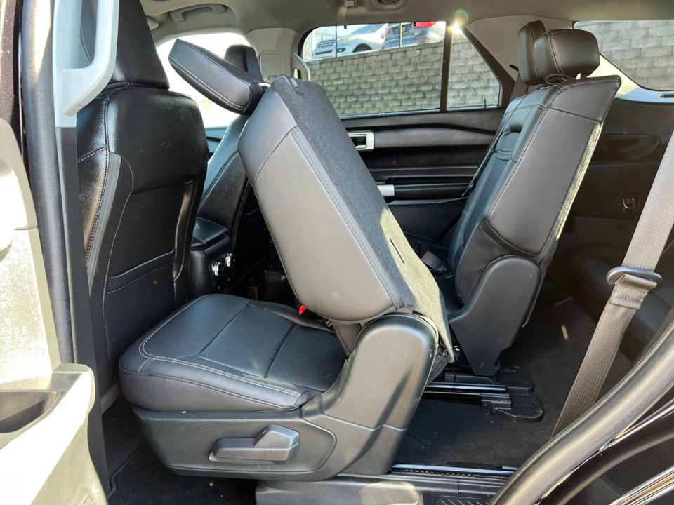 Certified 2023 Ford Explorer Limited w/ Limited Technology Package image 5