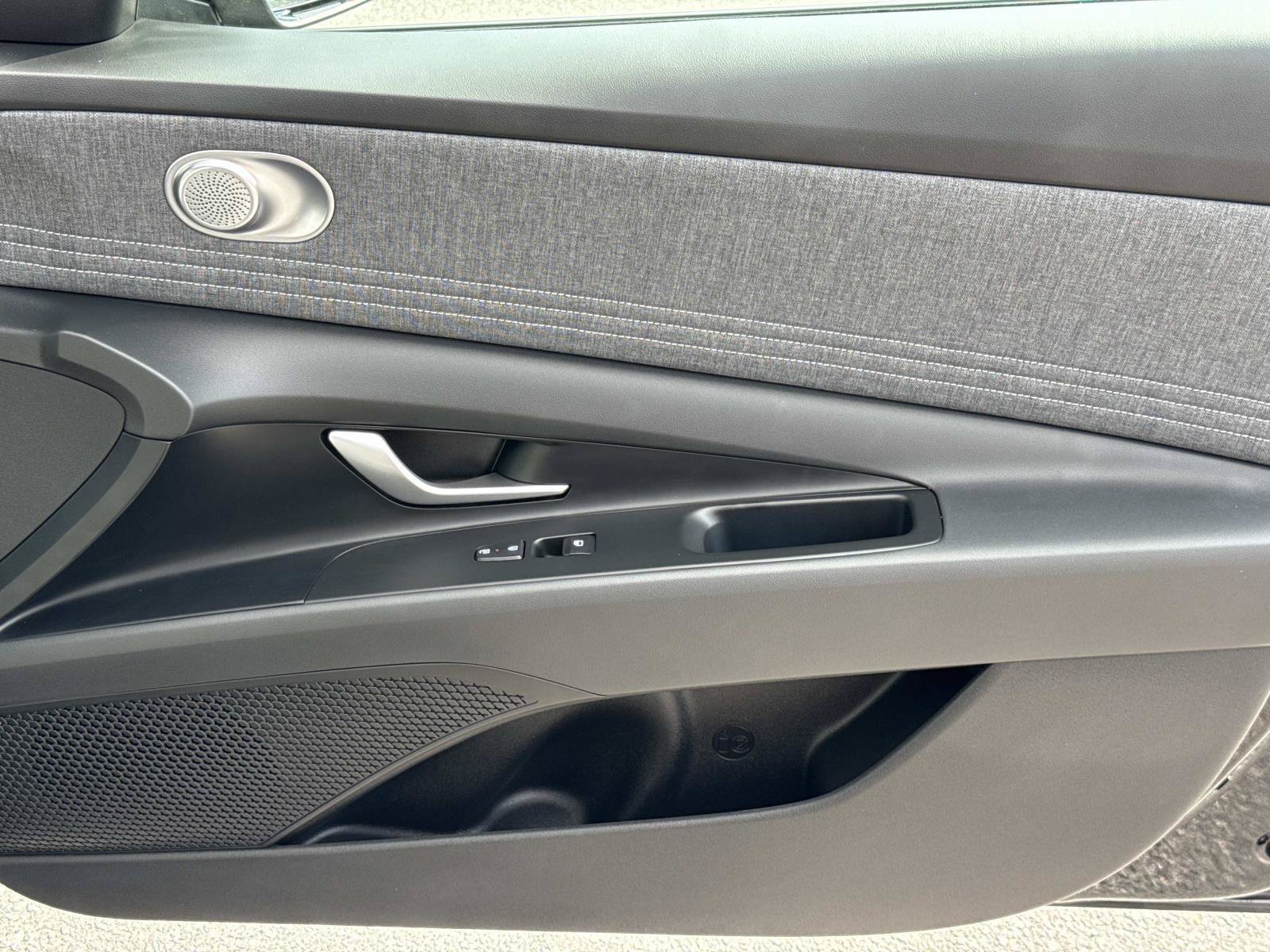 Certified 2026 Hyundai Elantra Limited FWD image 19