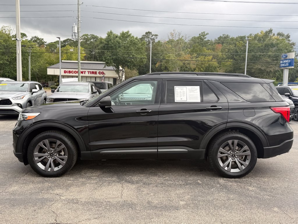 Used 2021 Ford Explorer XLT w/ Equipment Group 202A AWD/4WD image 2