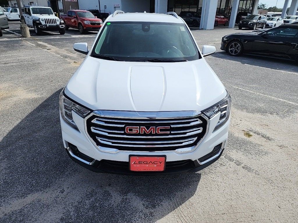Used 2023 GMC Terrain SLT image 4