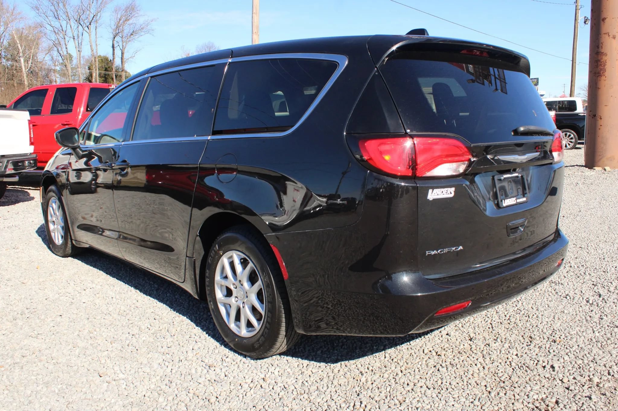 Used 2017 Chrysler Pacifica LX FWD image 13